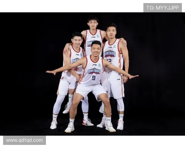 CBA精彩回顾辽宁队与同曦队激战集锦展现篮球魅力与精彩瞬间