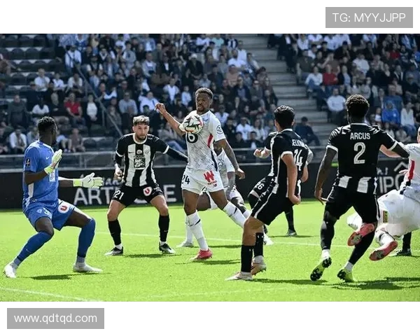 埃因霍温主场迎战多德勒支期待延续胜利势头与对手的较量